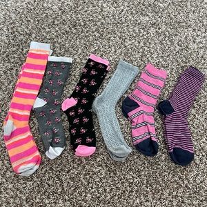 6 pairs of socks